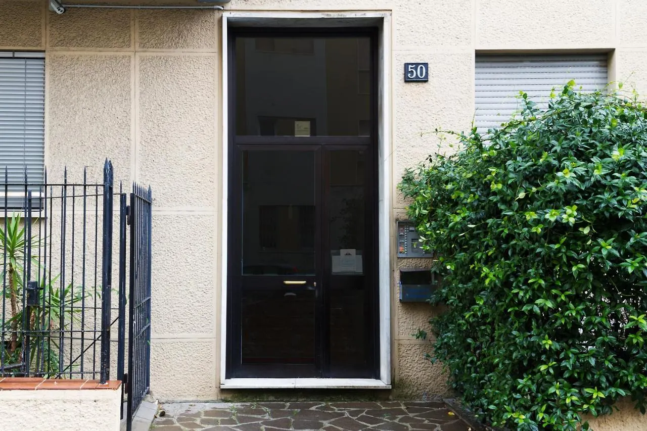 Appartamento Joivy Smart 1-Bed With Modern Amenities Milano 0*,  Italia